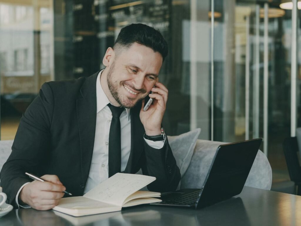 How much money do you need to live comfortably in Dubai — expat professional comparing salary purchasing power between cities