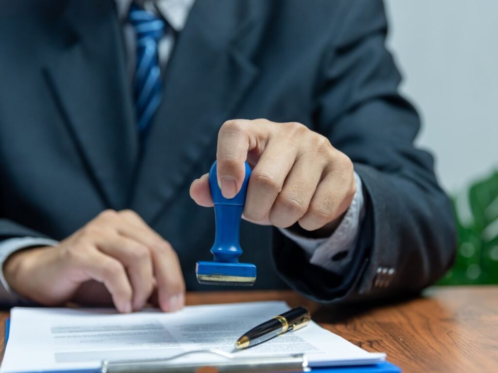 How much salary is enough to live in Riyadh — Iqama residency permit and salary tier classification for Saudi Arabia expat workers